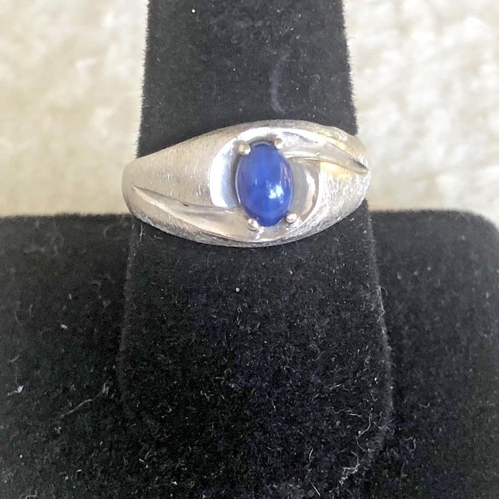 14K Solid White Gold Star Sapphire Dome Ring